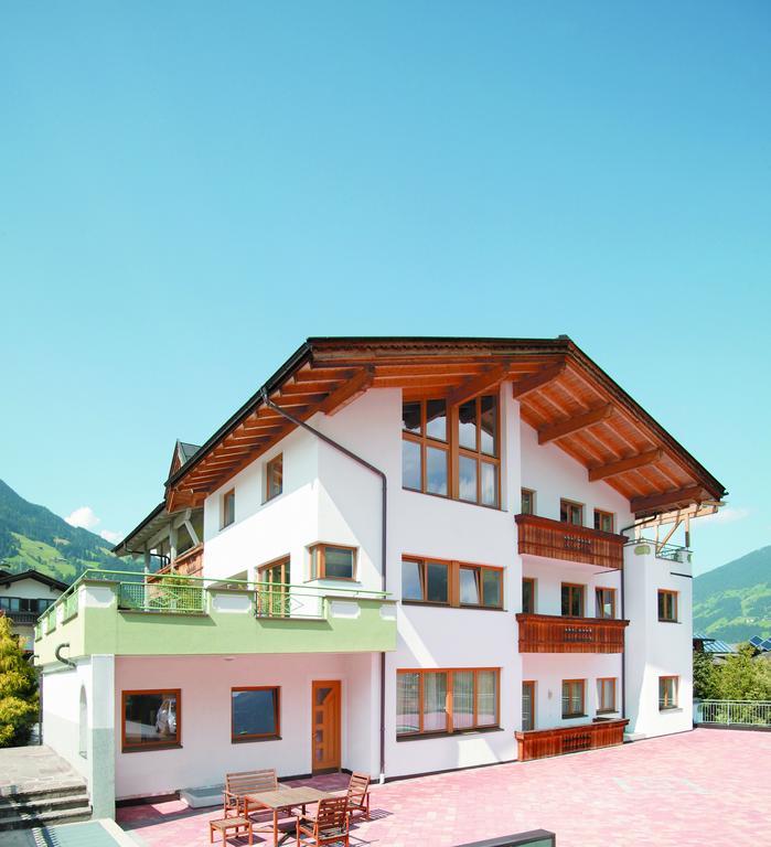 Appartementhaus Kostenzer フューゲン エクステリア 写真